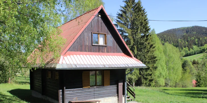 ...případně chatka, do které se vejdete až v osmi lidech. 