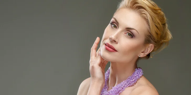 Facelift obličeje, krku a dekoltu bez skalpelu pomocí fotorejuvenace