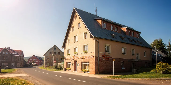 Útulný penzion v Krušných horách se snídaní i saunou: pobyt pro pár i rodinu