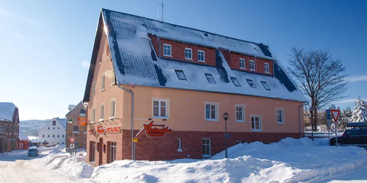 Útulný penzion v Krušných horách se snídaní i saunou: pobyt pro pár i rodinu