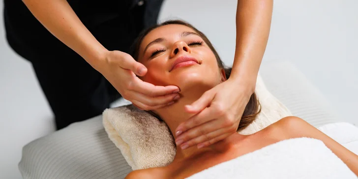 Pleť v harmonii: masáž obličeje, dekoltu i zad nebo myofasciální masáž obličeje