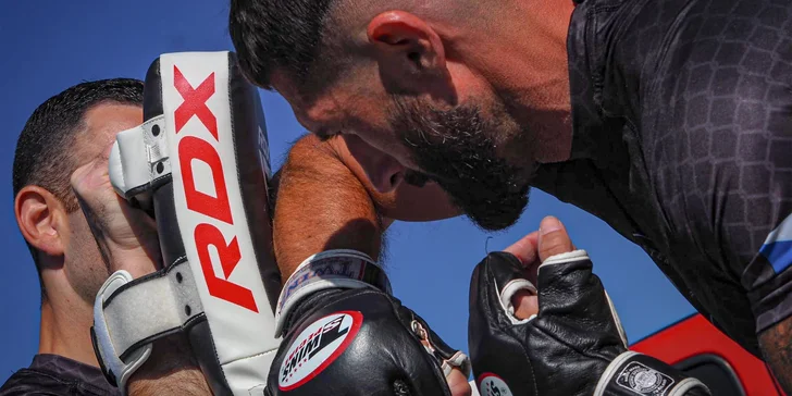 Soukromý trénink či 5 skupinových lekcí: MMA, box, jiu-jitsu, kruháč a další