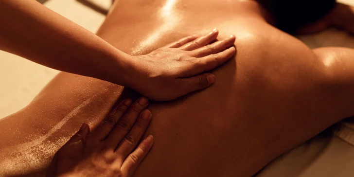 Zasloužený relax: masáž ramen, šíje, hlavy a obličeje i bylinná či reflexní, 30–60 minut