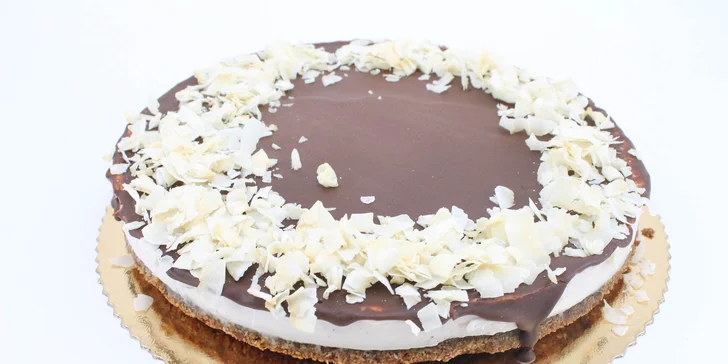 Azza raw bistro & shop