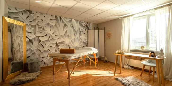 UNIQUE corp, Zuzana Štrbák