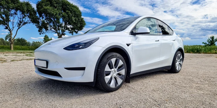 30 až 180 minút čistého pôžitku: Zážitková jazda na vozidle TESLA MODEL Y s inštruktorom