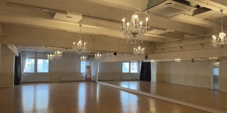 Univerzálny dom tanca