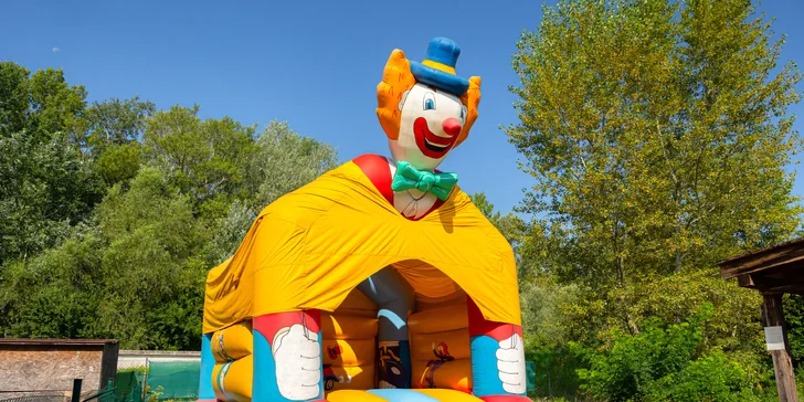 Sokoliareň a mini zoo Devín