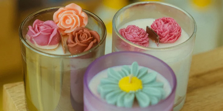 Workshop výroby svícnu a tácku z přírodní pryskyřice jesmonite či výroba sójové svíčky s ozdobou