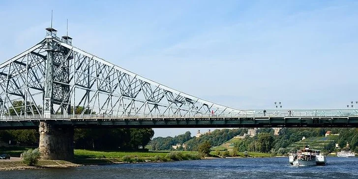 Plavba do Drážďan s obědem, rautem i živou hudbou