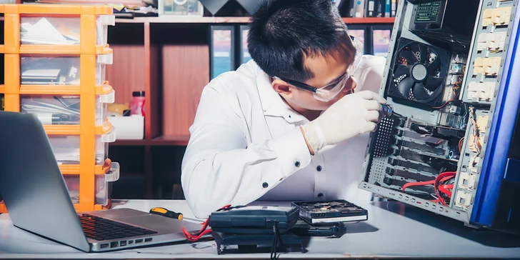 Profesionální čištění notebooku pro lepší výkon, tišší chod a delší životnost