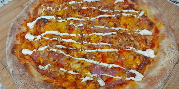 Až 3 pizzy o velikosti 32 cm podle výběru i s nápojem a rozvozem