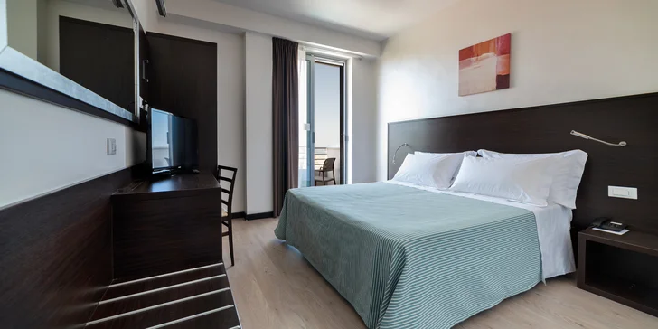 Moderný 4* hotel Alisei Palace ponúka dvoj- a štvorlôžkové izby.
