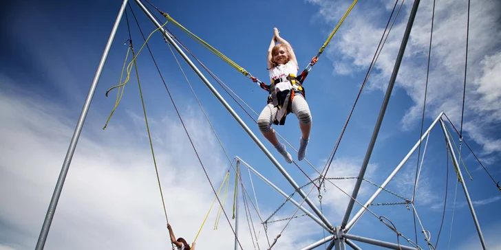 Bungee trampolína