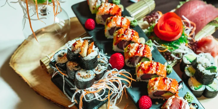 Ochutnáte maki, nigiri, tempuru a další kousky. 