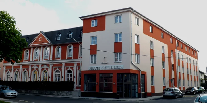 Projděte se po kolonádě, navštivte rozhledny nebo Vánoční dům.