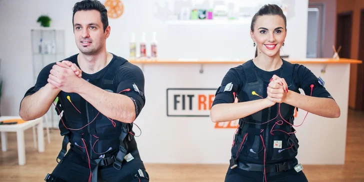 Cvičení probíhá v soukromém fitku, kde se vás ujme profesionální trenér. 
