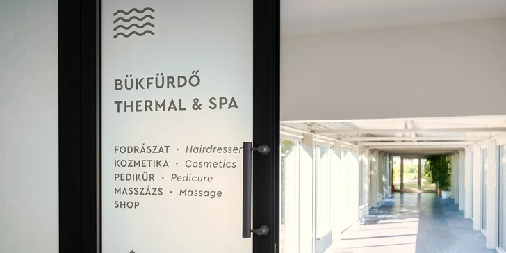 Do termálních lázní dojdete z hotelu krytou chodbou. 
