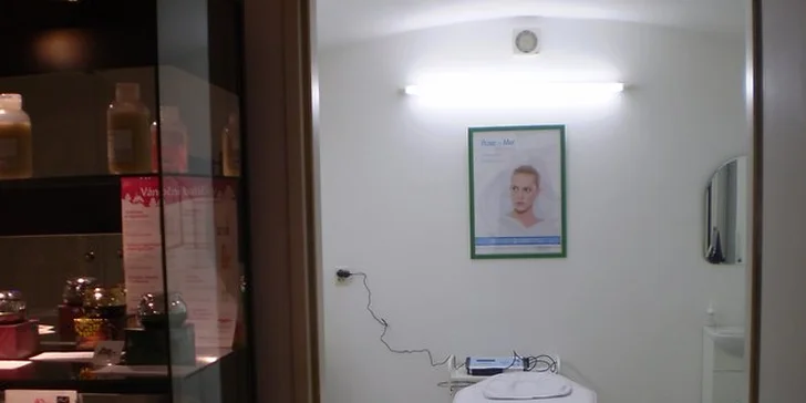 Účinná léčba akné pomocí laseru a speciální kosmetiky