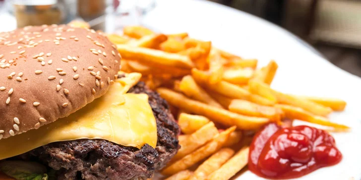 Jakékoli čtyři burgery v pivním baru Marley