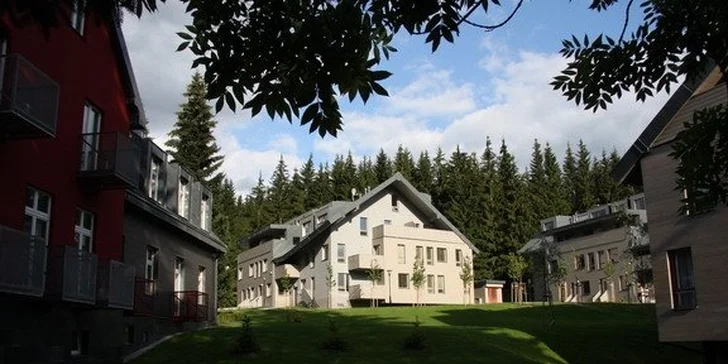 Třídenní pobyt pro celou rodinu v resortu Resident Harrachov. V nabídce i 4denní varianta. Panenská příroda Krkonoš a bohatý wellness program!