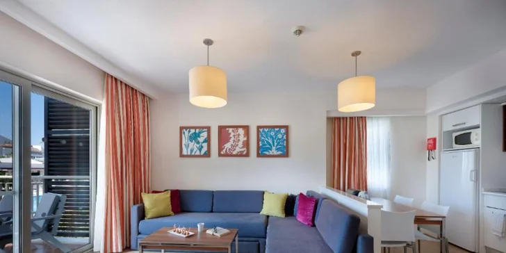 Unikátnost resortu spočívá v nabídce prostorných apartmánů, které disponují oddělenou ložnicí a obývací částí s plně vybaveným kuchyňským koutem. 