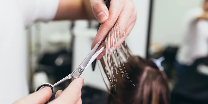 Kompletné kadernícke služby: strih, regenerácia, farbenie či brazílsky keratín