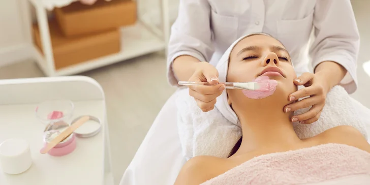 Zimné luxusné ošetrenie pleti s úpravou obočia