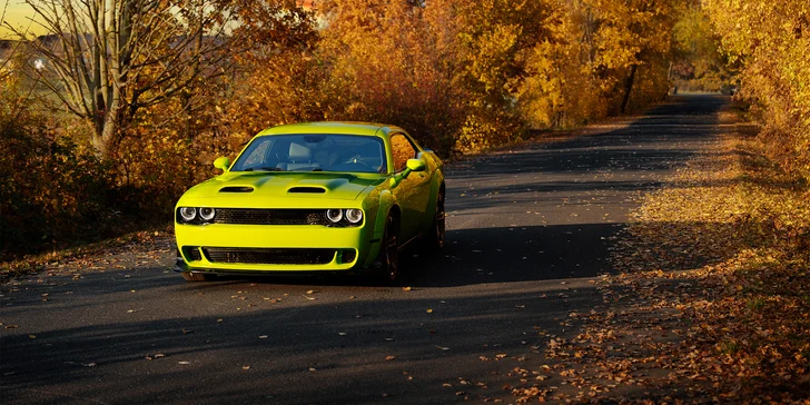 Dodge Challenger 5.7 HEMI V8: 15 min. spolujízdy nebo až 1 hod. řízení
