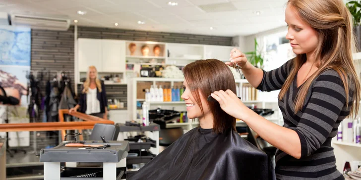 Strih pre dámy vrátane stylingu alebo účinná rekonštrukčná kúra
