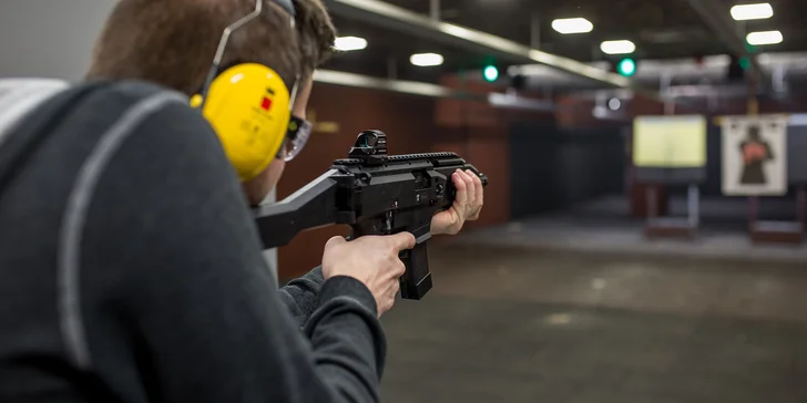 Zážitková streľba zo zbraní v Steam Factory