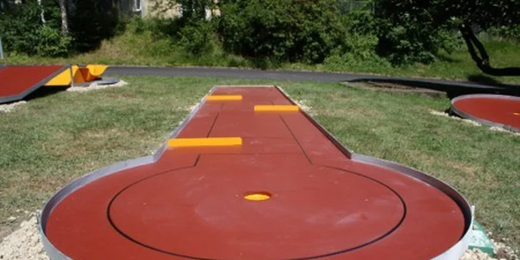 Pojďte se odreagovat: 90 minut minigolfu a smoothie pro 1 nebo 2 hráče