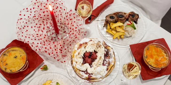 Trojchodová večera s fľašou sektu v Atelier Caffe & Restaurant