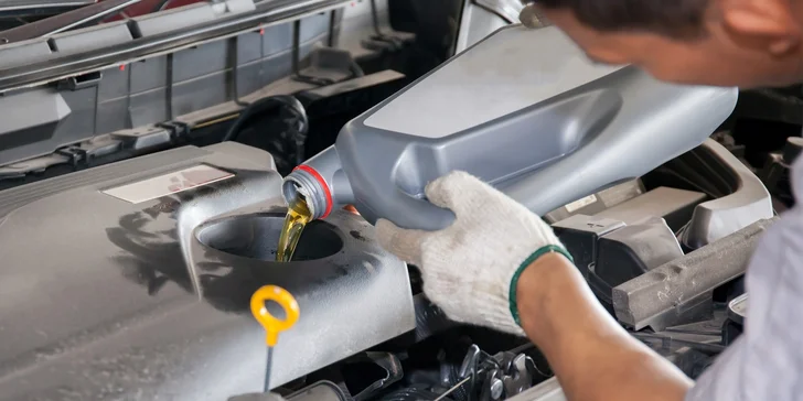 Výmena oleja a filtrov s materiálom v cene + servisná prehliadka vozidla