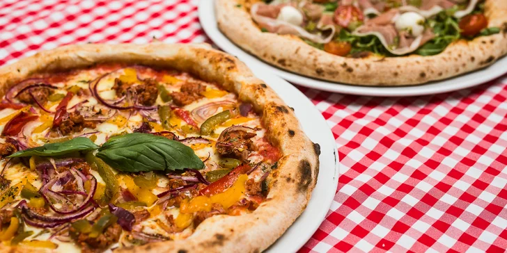 Talianska pizza pečená na dreve v pizzerii Originale: na výber 13 druhov