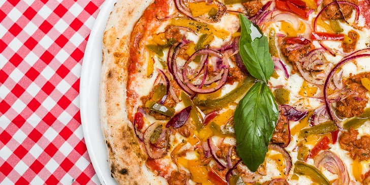 Talianska pizza pečená na dreve v pizzerii Originale: na výber 13 druhov