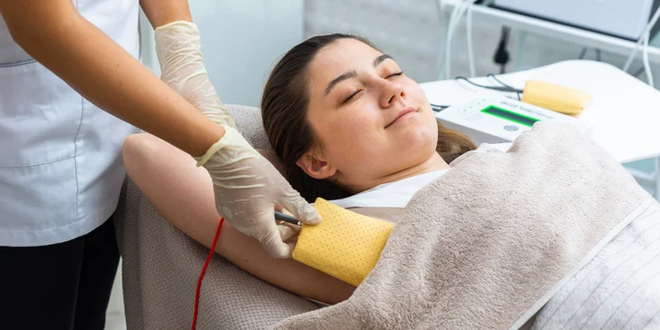 Zbavte sa potenia a zostaňte v suchu s Elektro-antiperspirantom!