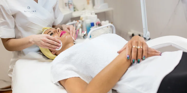 Čistenie pre aknóznu pleť alebo vitamínovo-minerálny refresh pleti aj s formovaním obočia