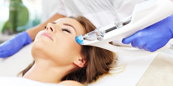 Mezoterapia kyselinou hyalurónovou pomocou Vital Injectora
