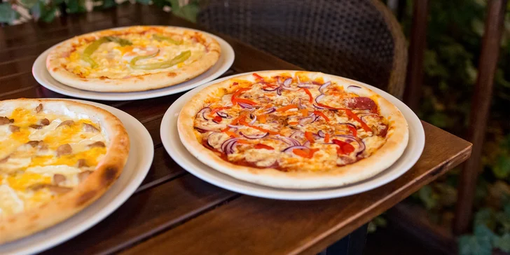 Chrumkavá pizza podľa vlastného výberu zo 16 druhov