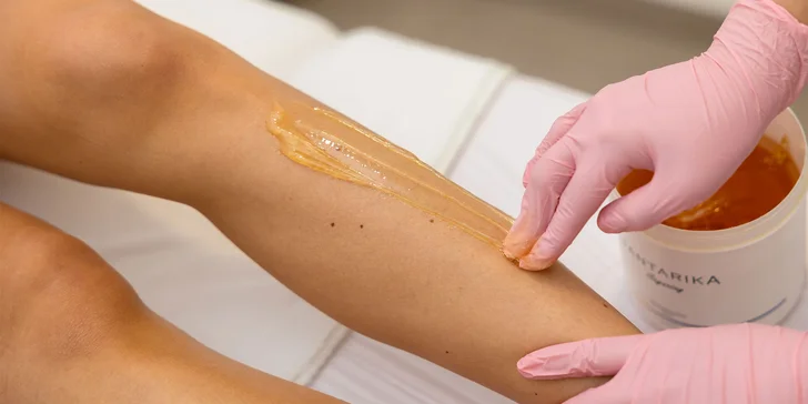 Cukrová depilácia: Prírodná metóda zbavenia sa chĺpkov!