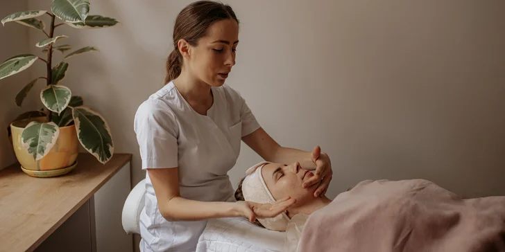 Kompletné čistiace alebo relaxačné ošetrenie pleti s masážou v AngelBeauty