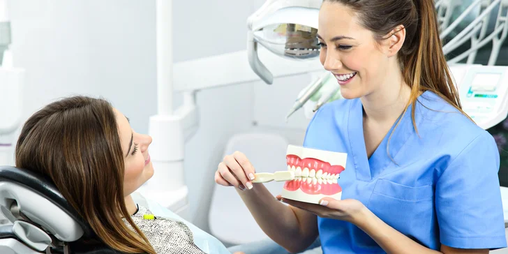 Dentálna hygiena s pieskovaním a bielením zubov v Gekam-dental