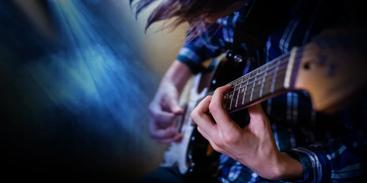 Výučba hry na hudobný nástroj: Gitara, ukulele, klavír, spev či bicie