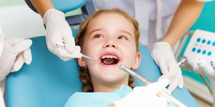 Dentálna hygiena s fluoridáciou zubov pre dospelých aj deti do 12 rokov