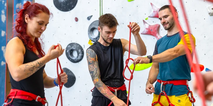 Kurz lezenia a istenia pre začiatočníkov na Lezeckej stene K2-Bratislava