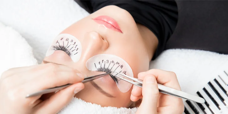 Laminácia obočia, lash lifting, nové mihalnice alebo masáž tváre