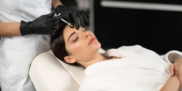 AQUASHINE PTX: Mezoterapia tváre, krku alebo dekoltu vo Vultus clinic