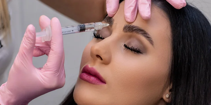 Aplikácia botulotoxínu do oblasti tváre v Neuroderm: Jedna, dve či tri lokality