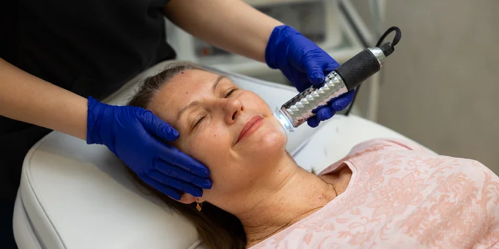 Ošetrenia tváre: Karboxyterapia, chemický peeling, Hydrofacial a i.